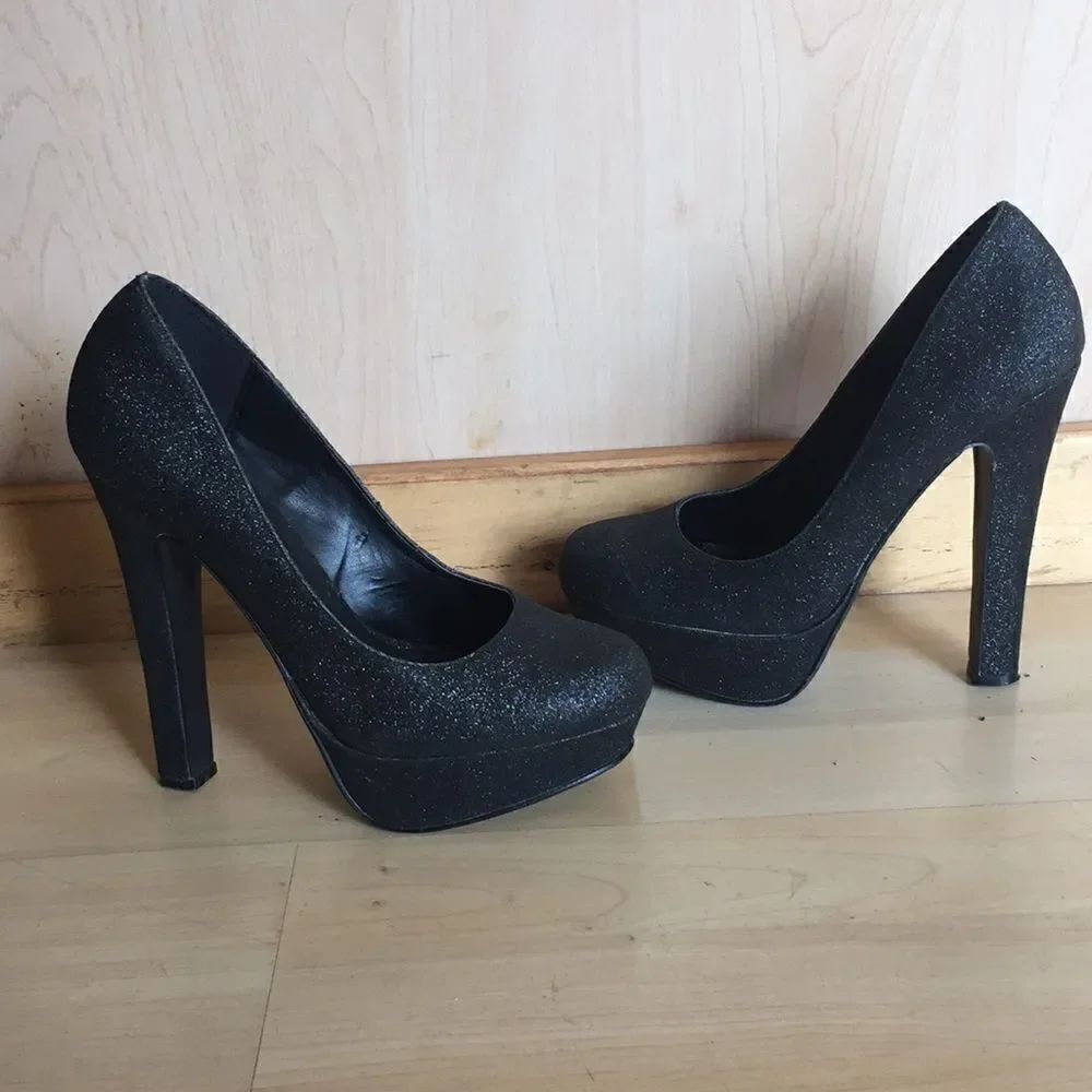 Call it Spring 7 Charcoal (very dark gray ) Sparkly High Heel Shoes